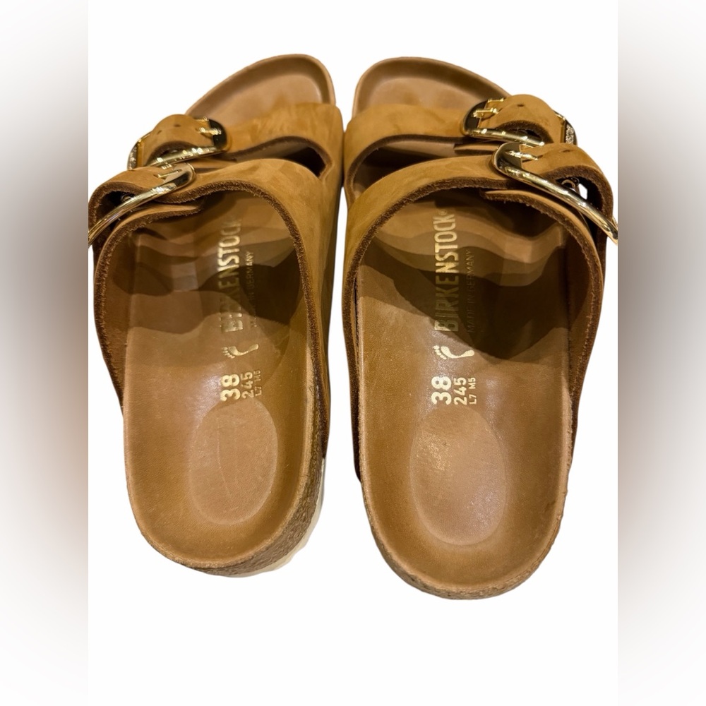 Birkenstock Soft Tan Sandals with‎ Gold Buckles - Picture 7 of 8
